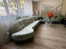 Grosses Ecksofa, gebraucht, L-Form, sehr bequem.