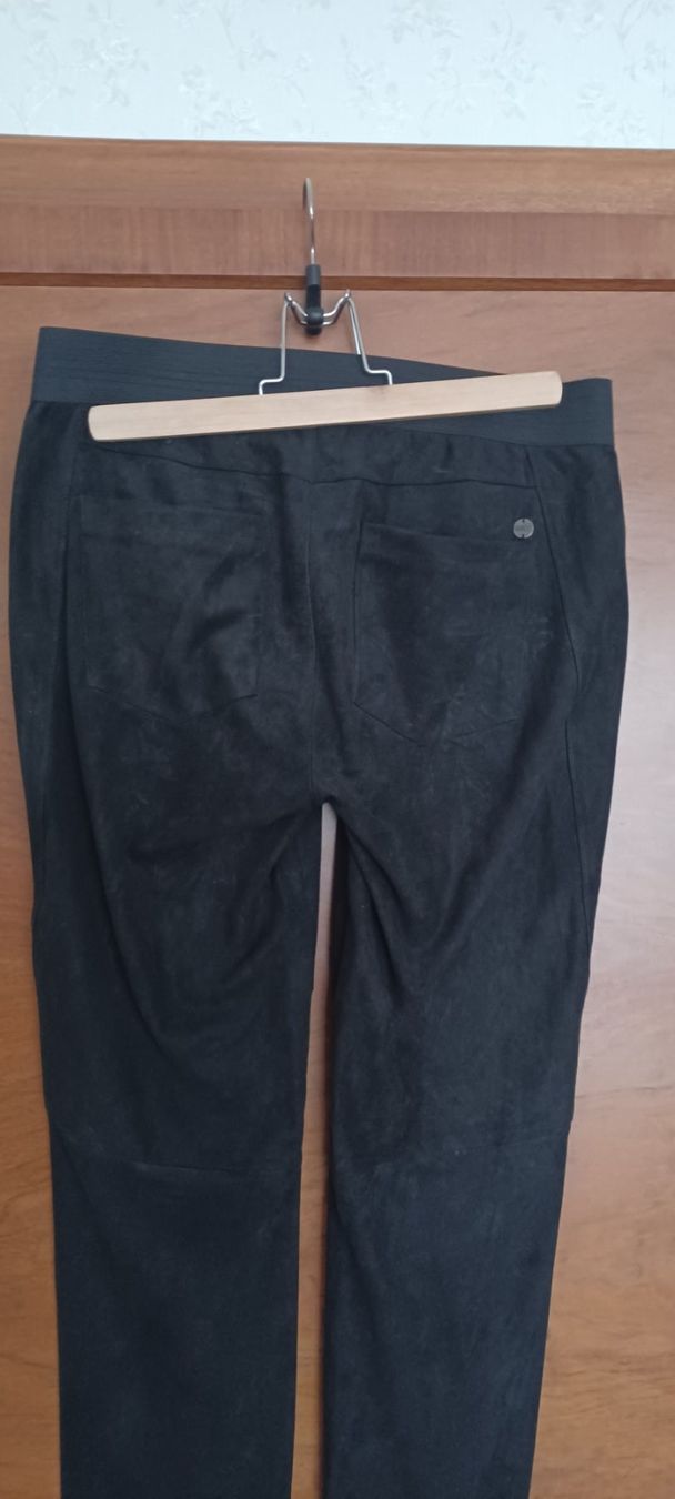 Esprit Pantaloni: Hose von Esprit – Usato da Menziken venduto da Nikkimcanton 1