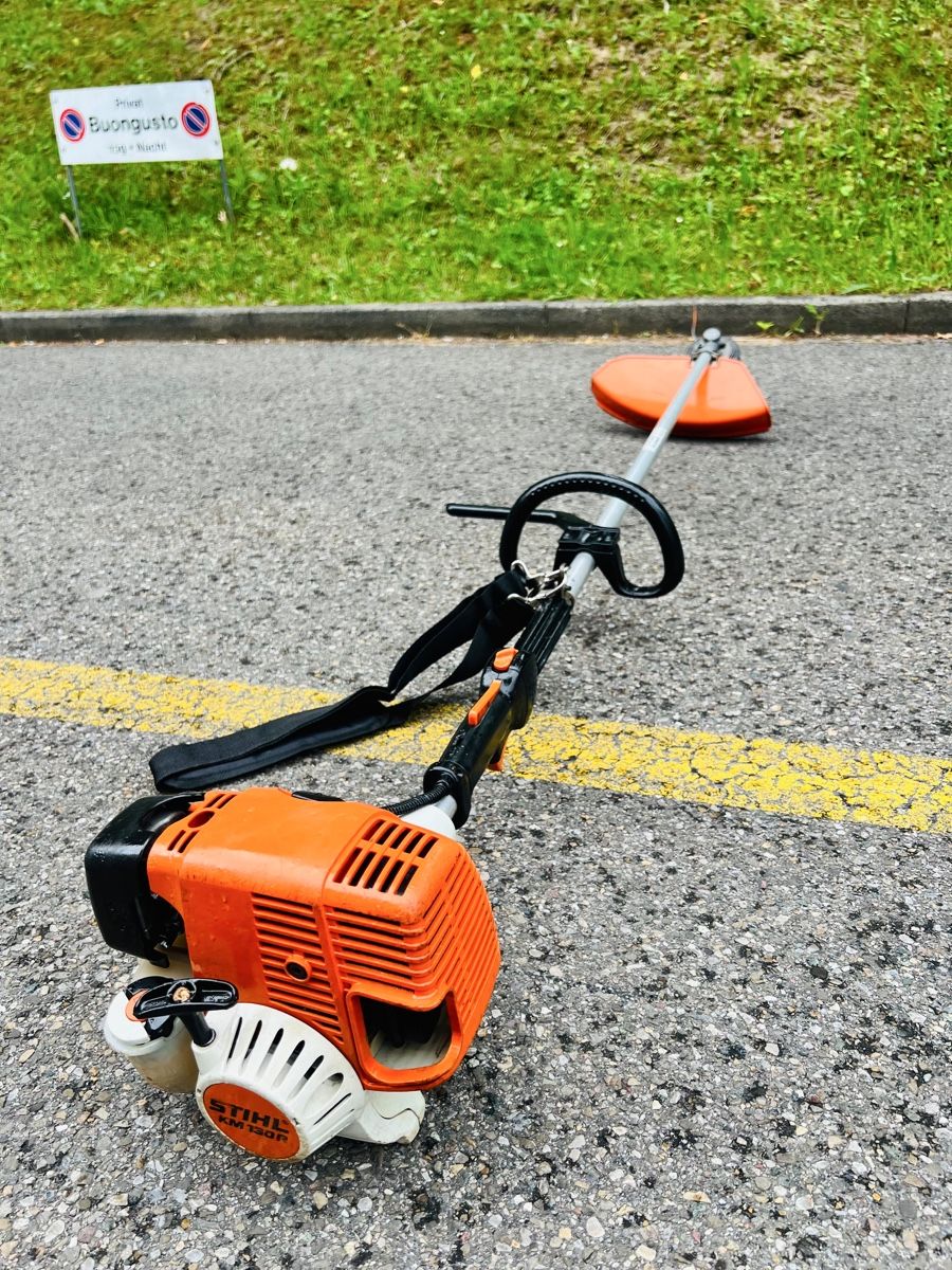 Stihl Tutti gli attrezzi: Rasentrimmer Stihl KM 130 R – Usato da Urdorf venduto da mas_5wfz