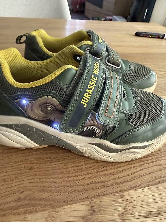 Scarpe per ragazzi: Jurassic World Sneaker Gr. 29 – Usato da Gwatt (Thun) venduto da Bennae 1