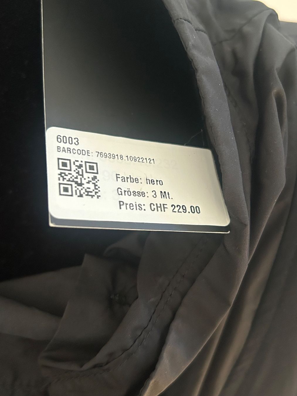 Vestiti: Robe noire – Nuovo e nell'imballaggio originale da Val-d'Illiez venduto da Dombou 2