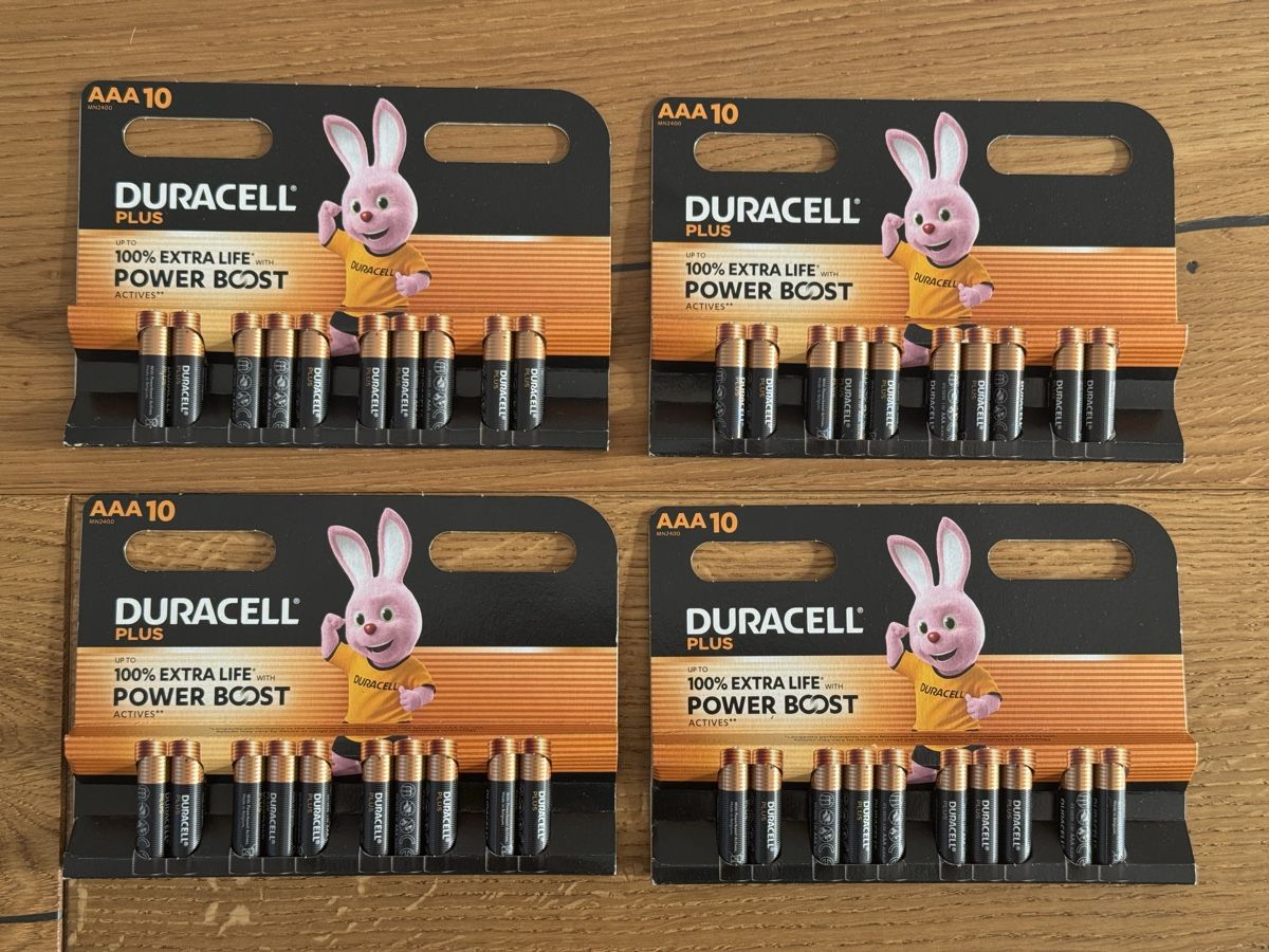 Duracell Accus & piles: 40 Duracell Batterien AAA10 – Neuf avec emballage d'origine à Hausen am Albis par Tuchen83