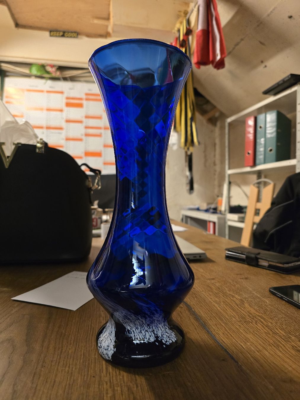Vasi & Recipienti: Blaue Glasvase 30cm (D) – Usato da Rorschach venduto da TimelessTrading