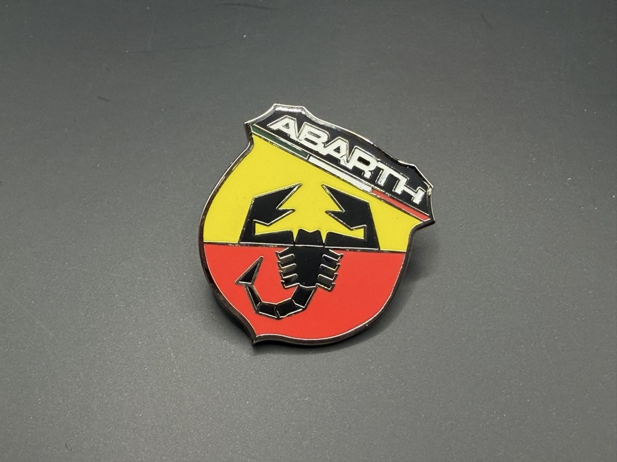 Abarth Placchette & Badge: Pin’s Abarth – Nuovo (secondo la descrizione) da Genève venduto da Rokemon