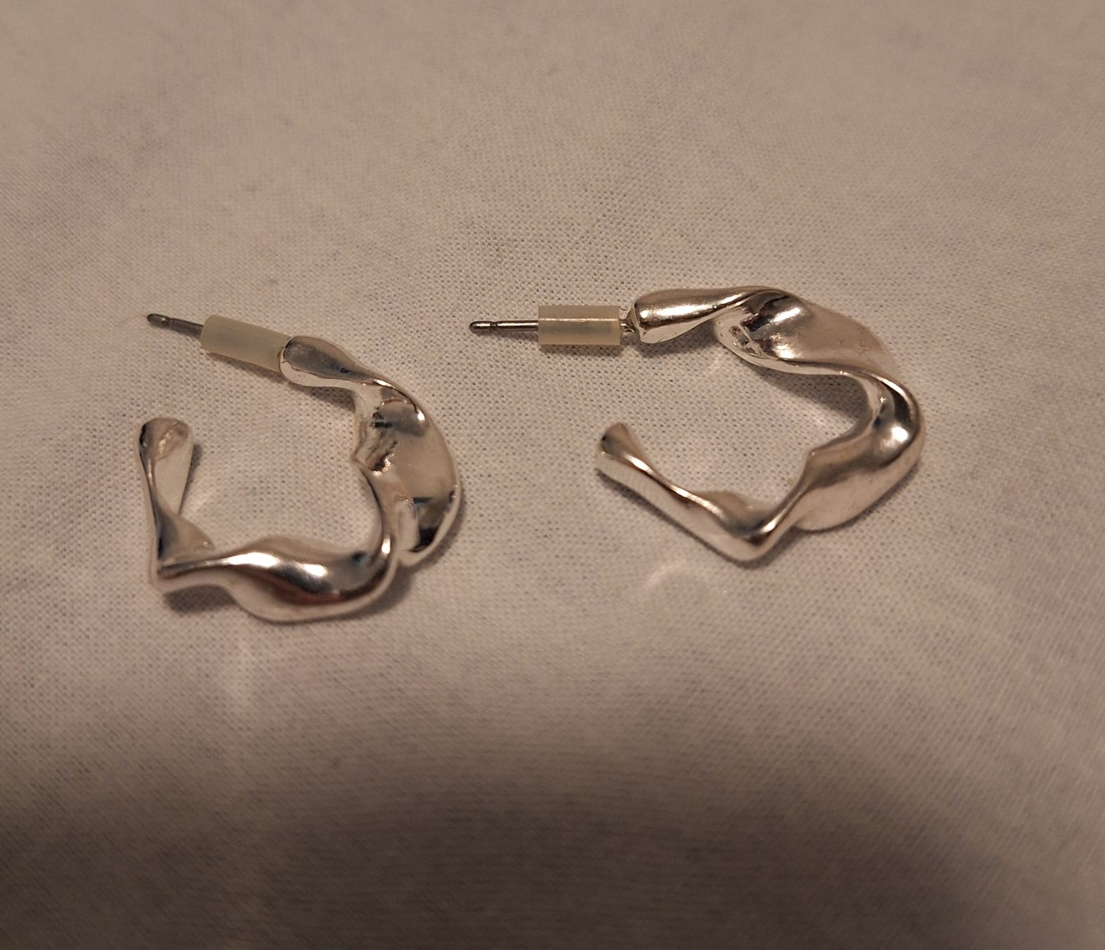 Orecchini pendenti & Orecchini a lobo: earring silver colour – Usato da Münchwilen AG venduto da sil_dp2y