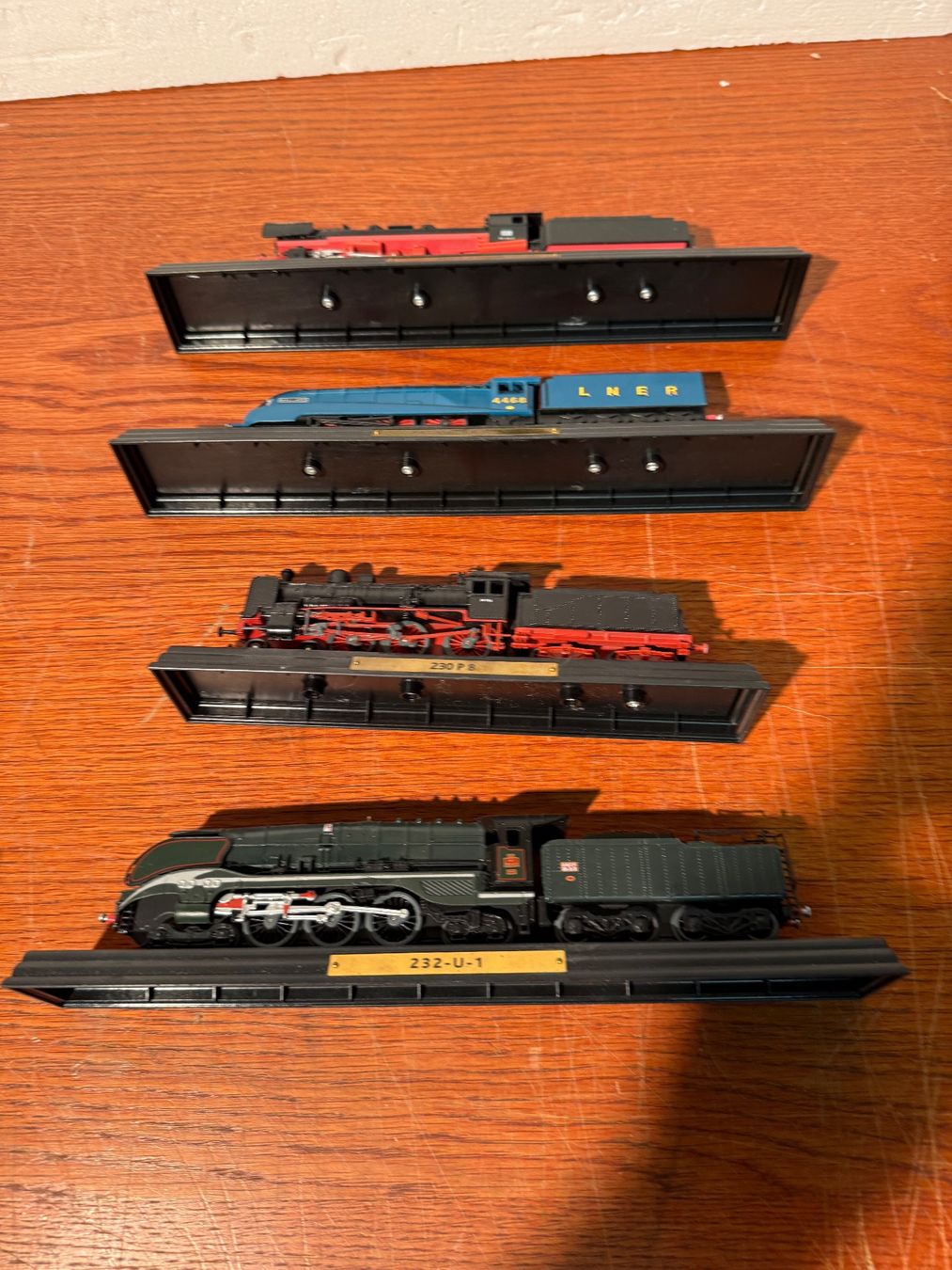 Modelleisenbahnen: 4 Locomotives miniatures, diverses marques, différentes é... – Gebraucht aus Lausanne von artnouveau04 6