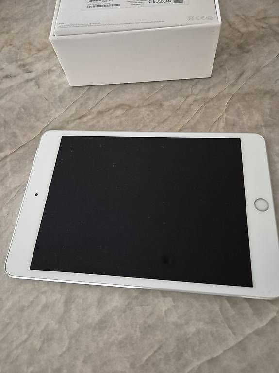 Tablet PC: Ipad mini 4 – Gebraucht aus Pfäffikon ZH von Cro