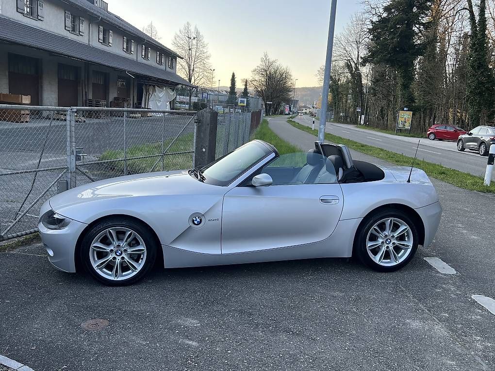 BMW Automobili: BMW Z4 2.2 – Usato da Gebenstorf venduto da Suisse1956 4