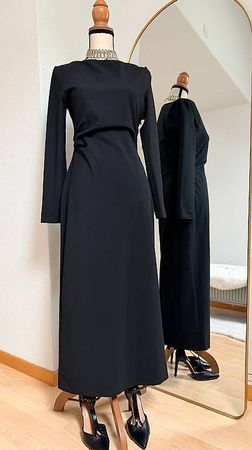 Massimo Dutti Kleid Schwarz Gr. S  Raffung an der Taille 