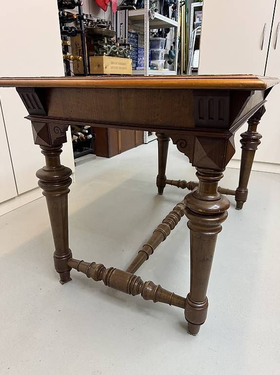 Set di tavolo e panche: Antiker Esstisch + 2 antike Biedermeier Stühle – Usato da Winterthur venduto da Goldeneye7 2