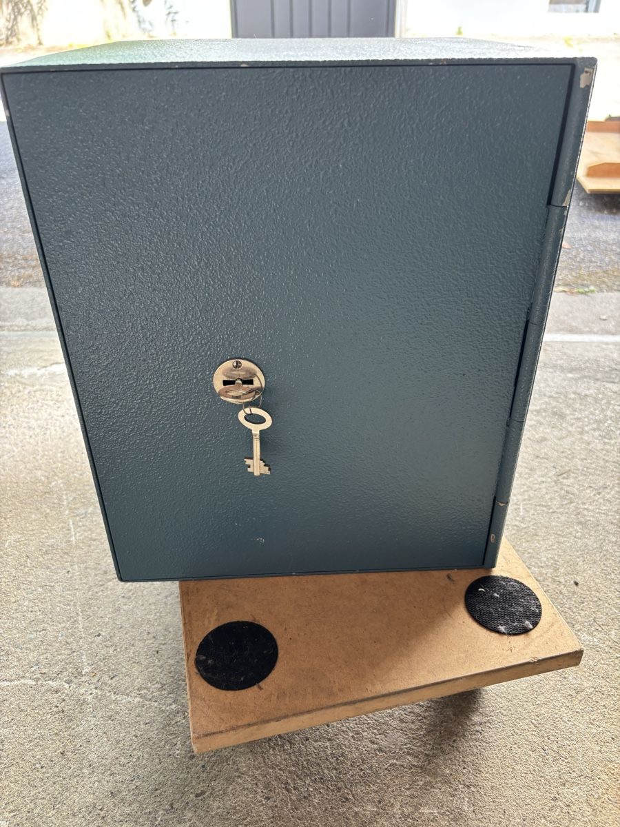 Casseforti: Tresor mit 2 Schlüssel . Ca 30 kg – Usato da Bern venduto da Permuda01
