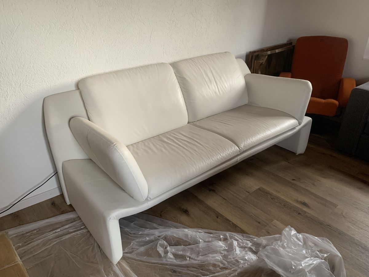 Sofas: Weisses Sofa – Gebraucht aus Waltenschwil von k.essig