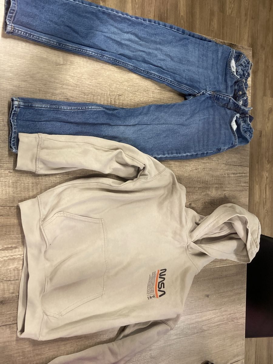 Ensembles coordonnés: Hose und Pullover NASA gr.140. guter Zustand – D'occasion à gretzenbach par mic_cvj6