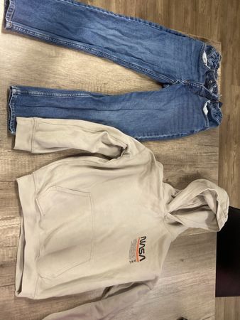 Hose und Pullover NASA gr.140. guter Zustand