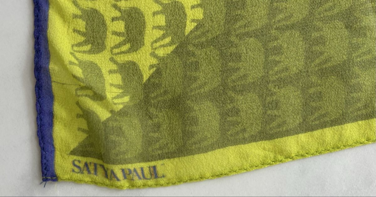 Foulard & Sciarpe: Satya Paul elephant print scarf excellent condition – Nuovo (secondo la descrizione) da Saland venduto da ele_vc96 2