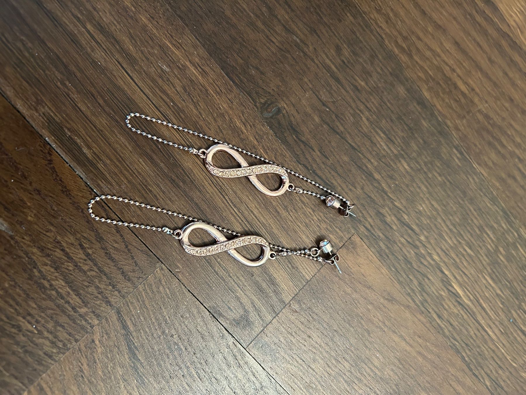 Pompidou Orecchini pendenti & Orecchini a lobo: Glambou  Ohrringe "Infinity" mit Strass, neuwertig! – Nuovo e nell'imballaggio originale da Zumikon venduto da Madchris2424