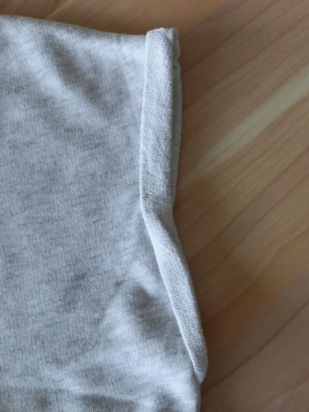 T-shirt: Cooles Kapuzenshirt in Grösse XS – Usato da Obernau venduto da Corolli 3