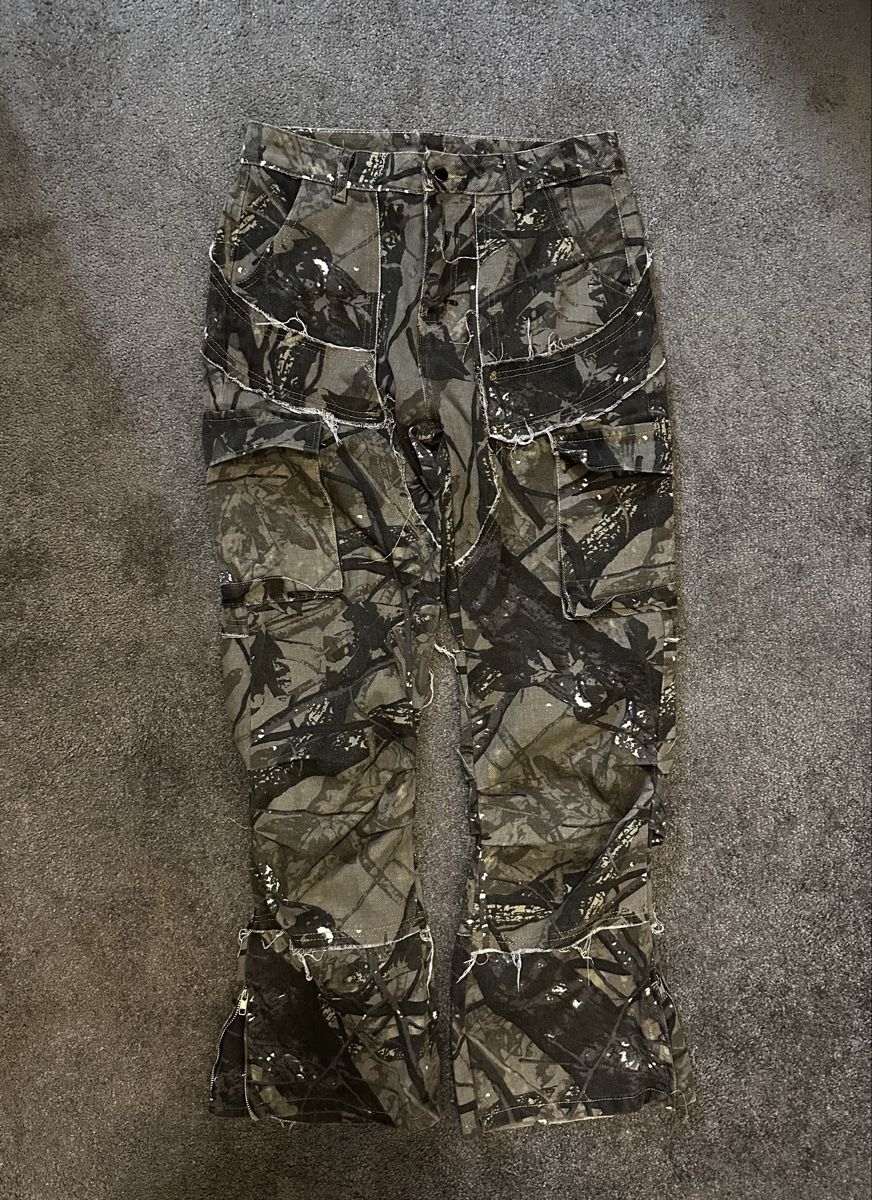 Pantaloni: Korean brand Camo pants size M – Usato da Avry-sur-Matran venduto da car_8b8g