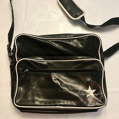 Converse Allstar Umhängetasche, schwarz, lederimitat
