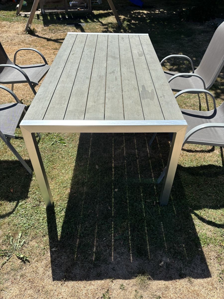 Tische: Gartentisch mit 4 Stühlen  – Gebraucht aus Lengnau AG von Chefe43 3