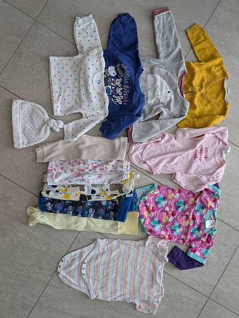 Diverse Kleider Grösse 68