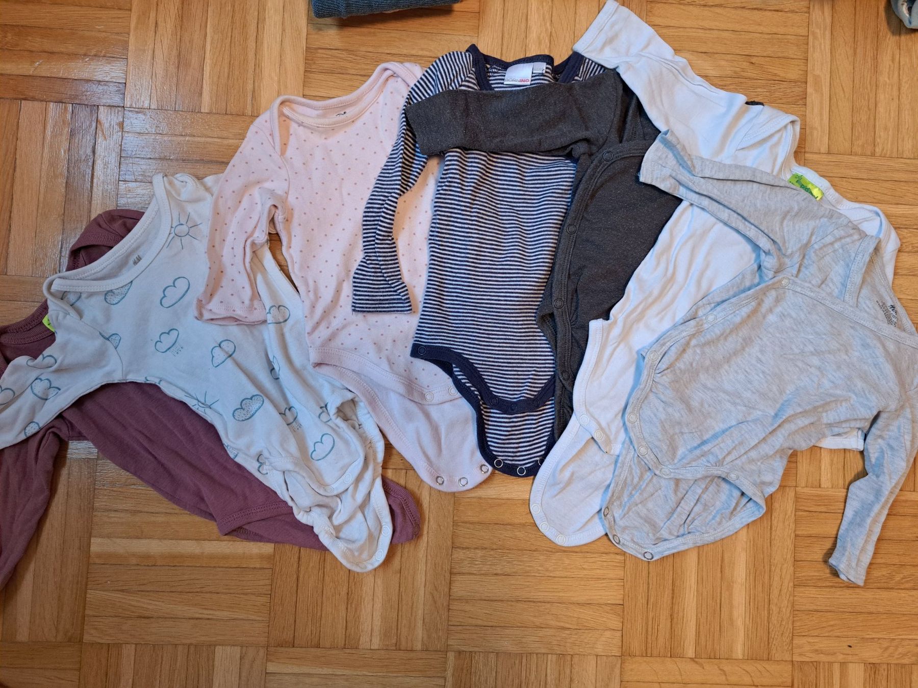Lotti & Set di vestiti: Wunderschönes 44 teiliges Kleiderpaket Grösse 62, mit Strick – Usato da Winikon venduto da nic_2kjk 6