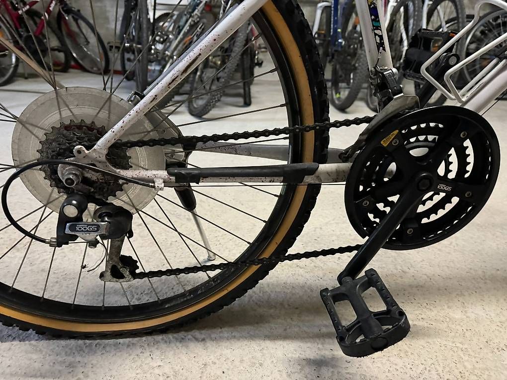 Velos: Vélos à vendre – Gebraucht aus Villeneuve VD von Iovana 1