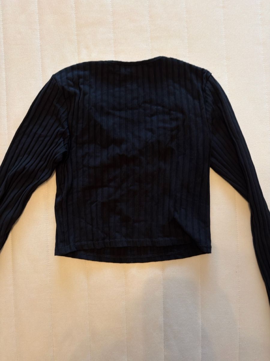 Top: Top à manches longues noir, taille S – Usato da Ursy venduto da lar_q5nv 1