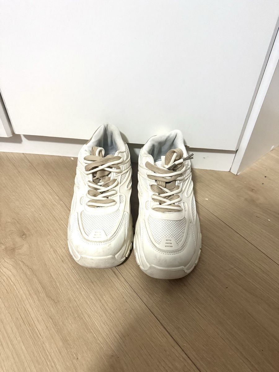 Damenschuhe: Sneaker Nr.38 – Gebraucht aus Locarno von Debi816 2