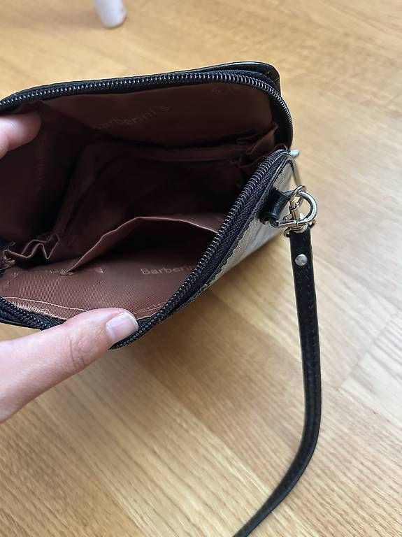 Sacs femmes: Ledertasche – D'occasion à Schüpfheim par car_7slp 1