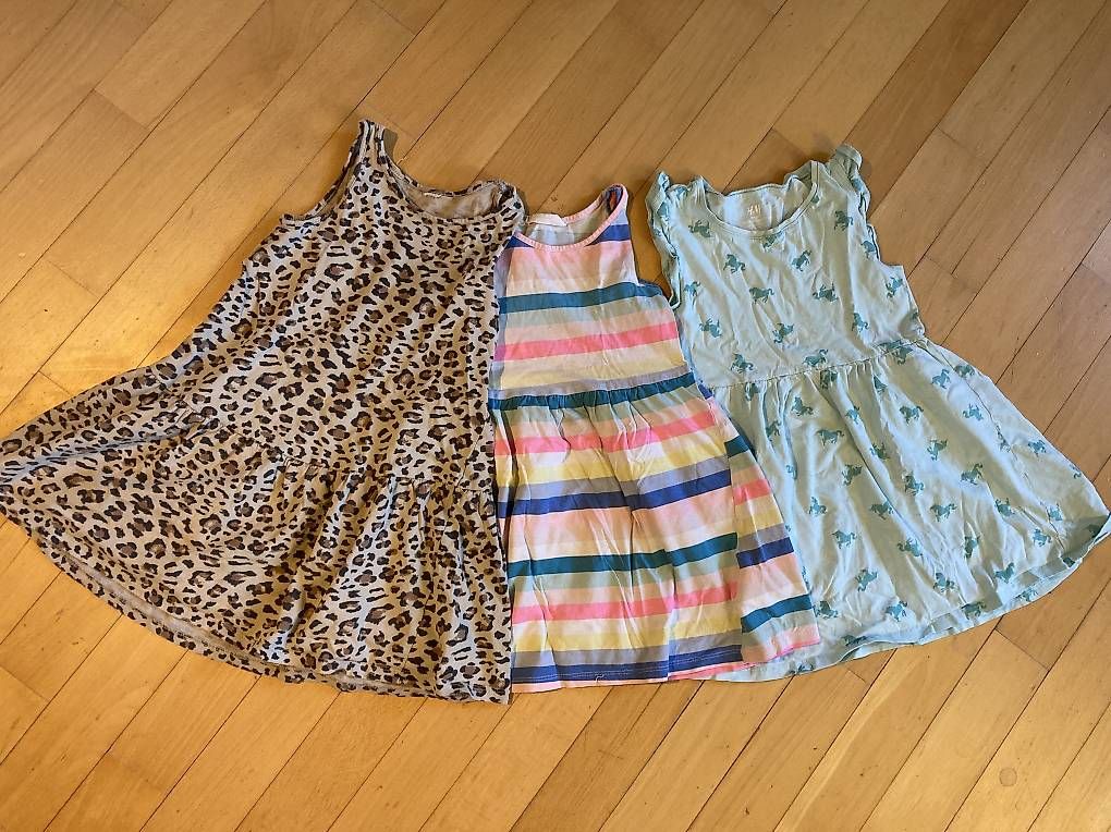 Lotti & Set di vestiti: Sommerkleiderset Gr.110/116 – Usato da Brunnadern venduto da Bumlebee