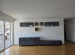 Moderne Wohnwand / Wohnmöbel in gutem Zustand