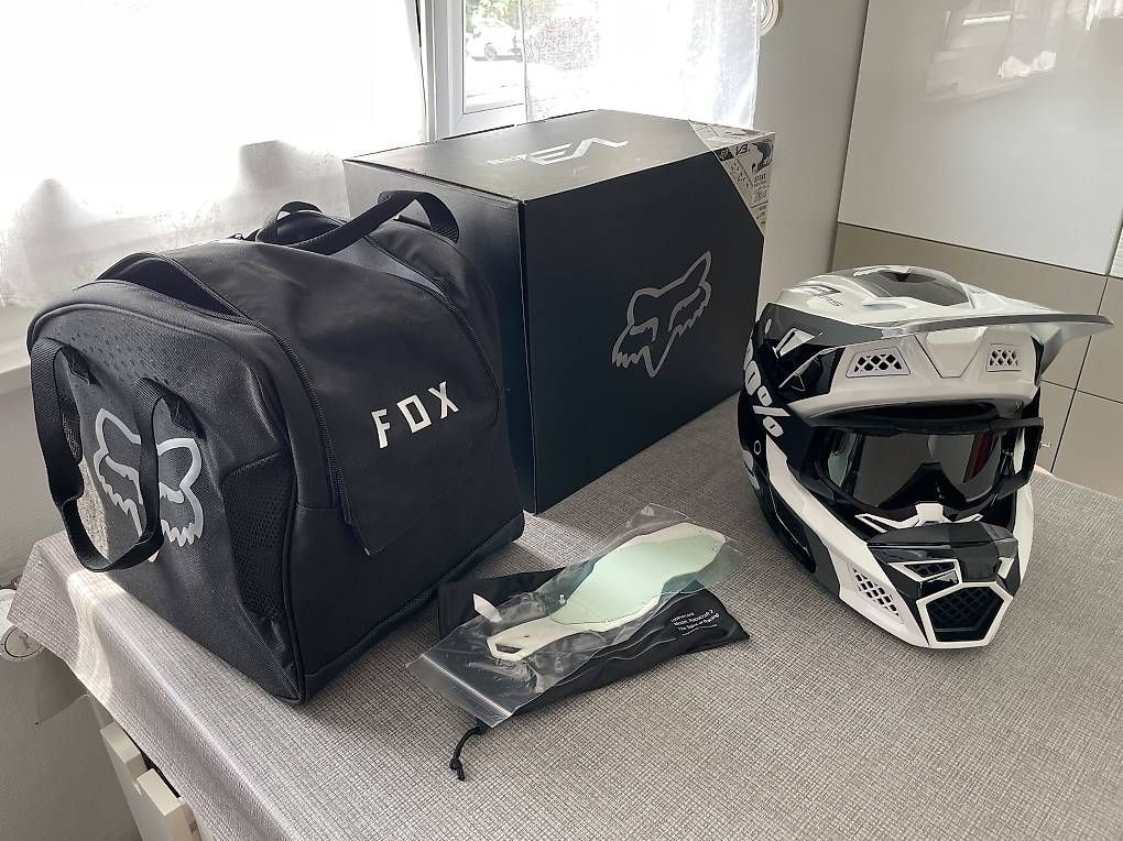 Caschi & visiere: Casque FOX V3RS EFEKT Blanc/Noir – Usato da Prilly venduto da natas.hell