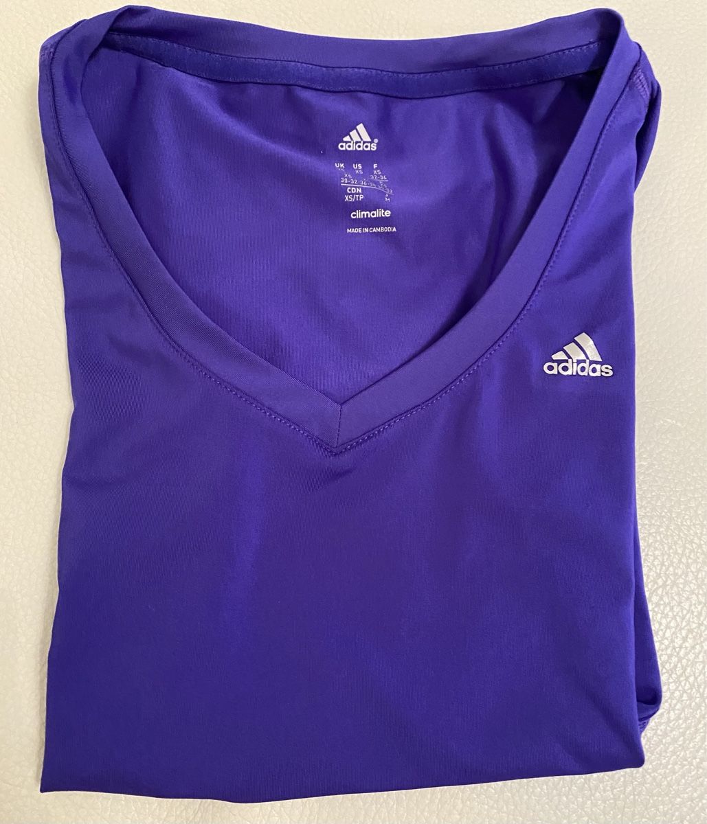 Adidas Leibchen & Hosen: Adidas Triko 🌸 – Gebraucht aus Opfikon von Luis144 5