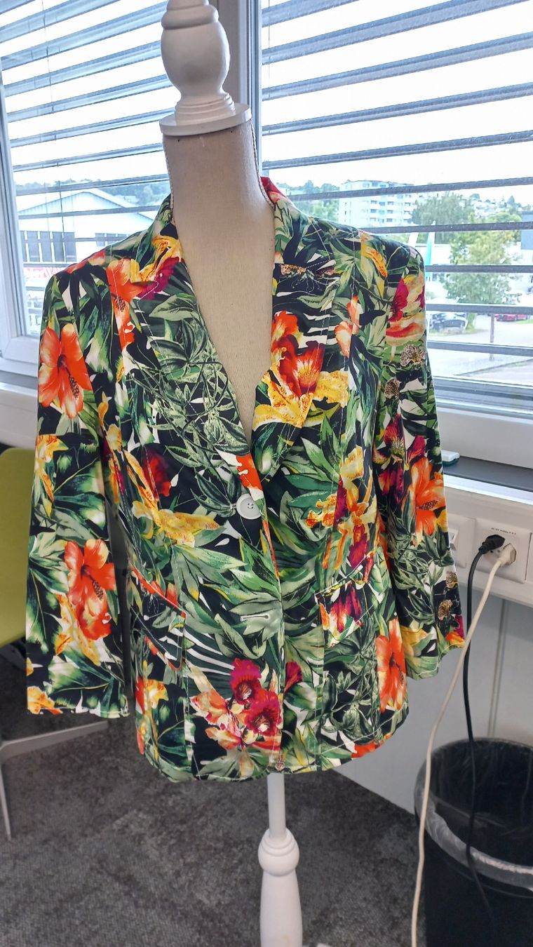 Gerry Weber Giacche: Blazer von Gerry Weber, Gr. 42 – Usato da Hendschiken venduto da Schaetzi0