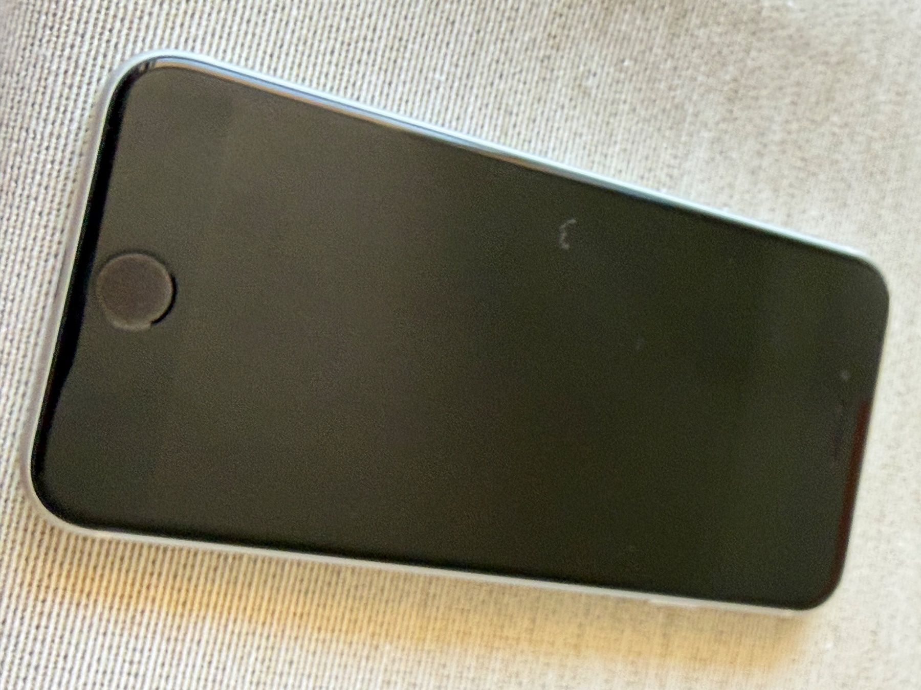 Apple Telefoni cellulari / Smartphones: iPhone SE 2020 – Usato da Luzern venduto da peo1 1