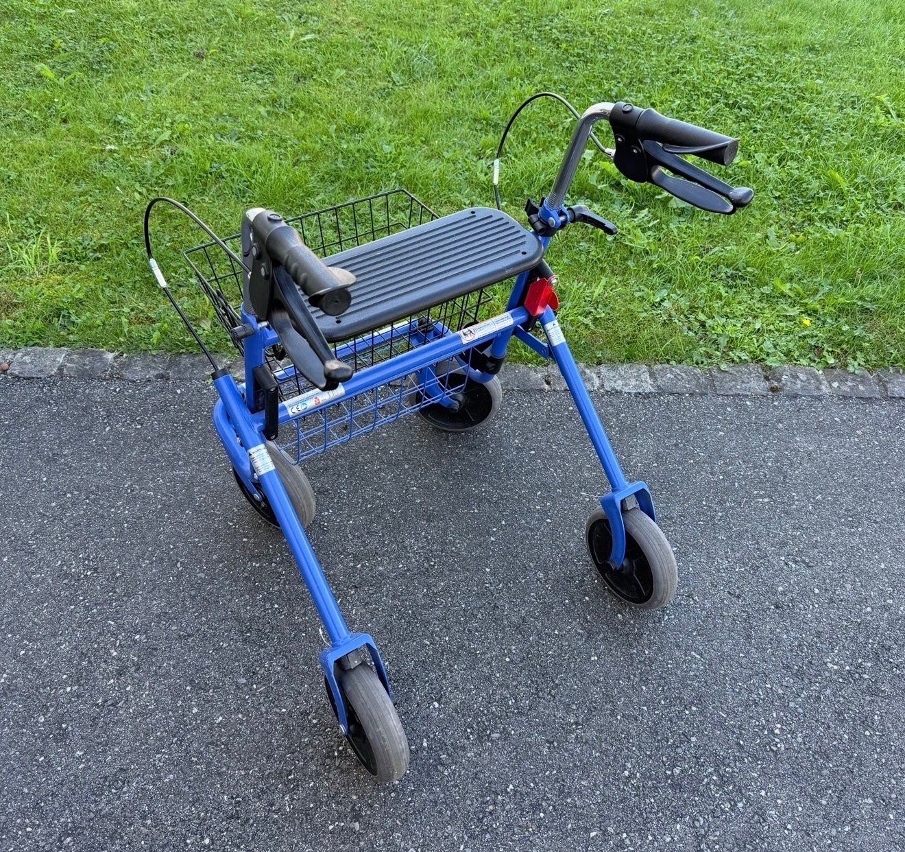 Aides à la marche: Rollator – D'occasion à Gerlafingen par HungerDiva 1