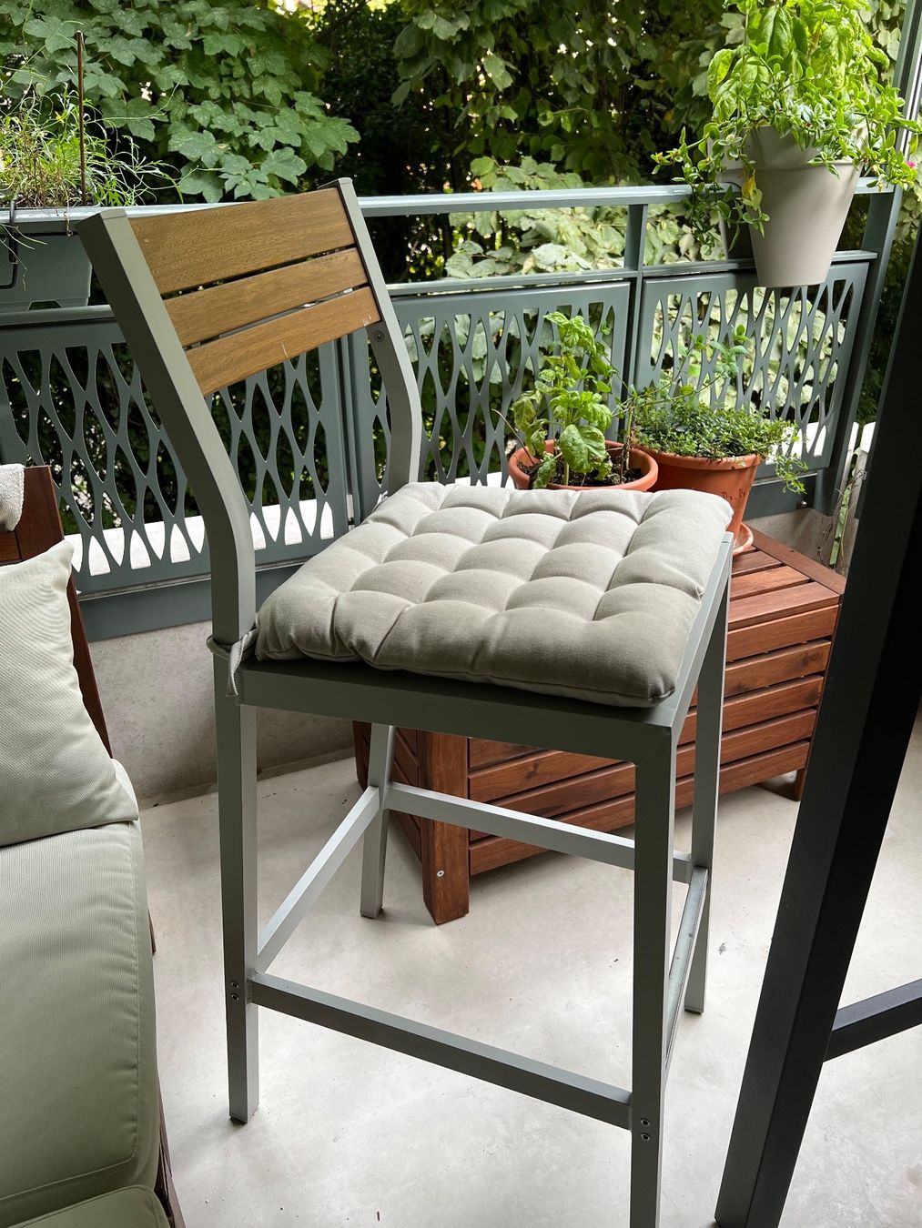 Ikea Set di tavolo e panche: Garden - balcony table + 4 chairs – Usato da Corsier GE venduto da Karol_save_planet 6