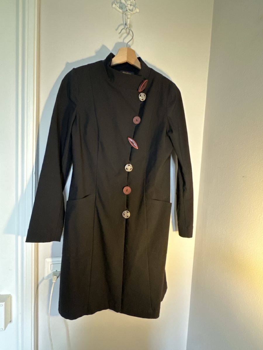 Cappotti: Design Kurzmantel/ langer Blaser, S, schwarz – Nuovo (secondo la descrizione) da Bern venduto da Ibizaflow