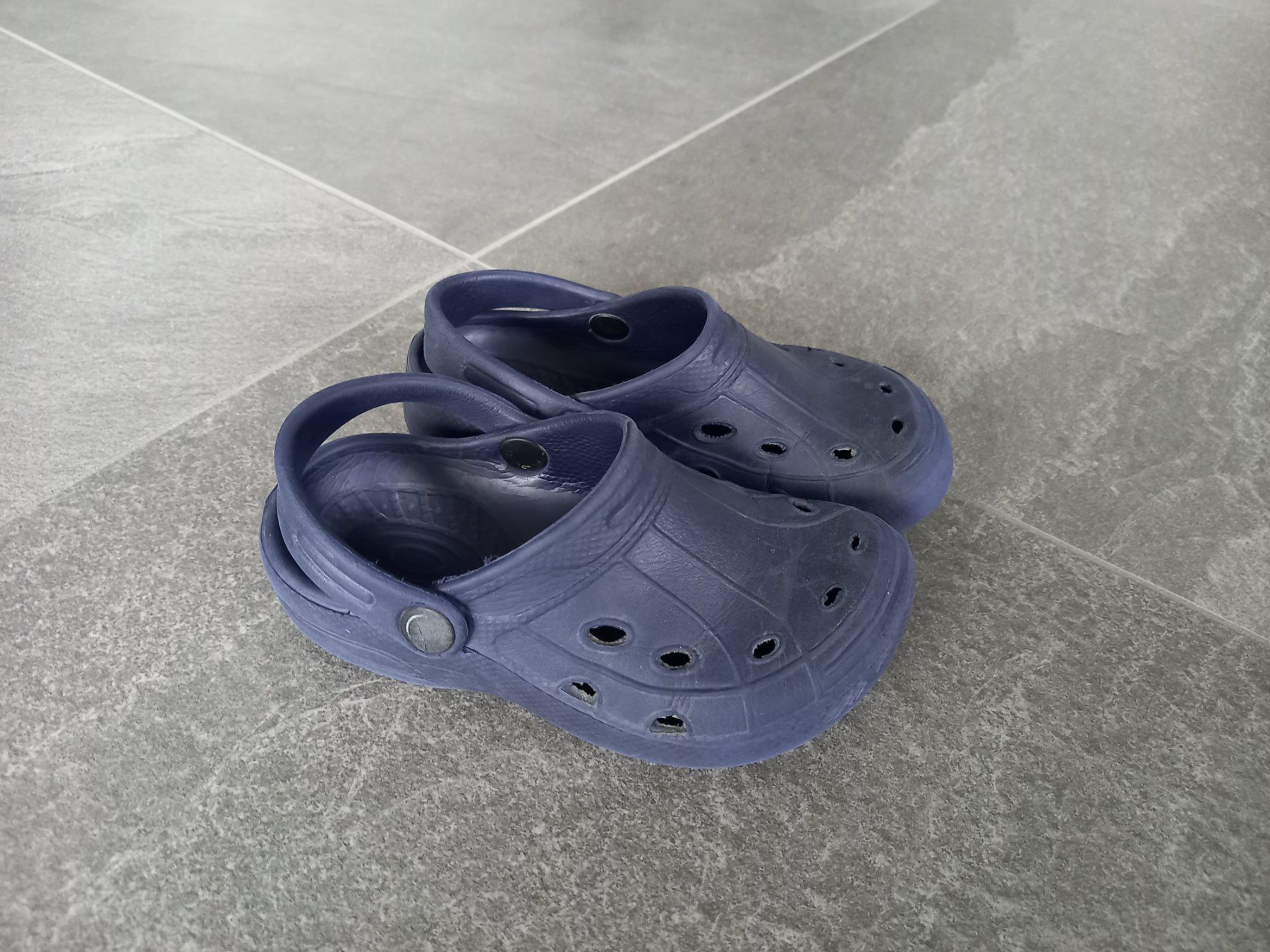 Scarpe per ragazzi: Gartenschuhe Gr. 26 dunkelblau – Usato da Rheinfelden venduto da Plumeria1
