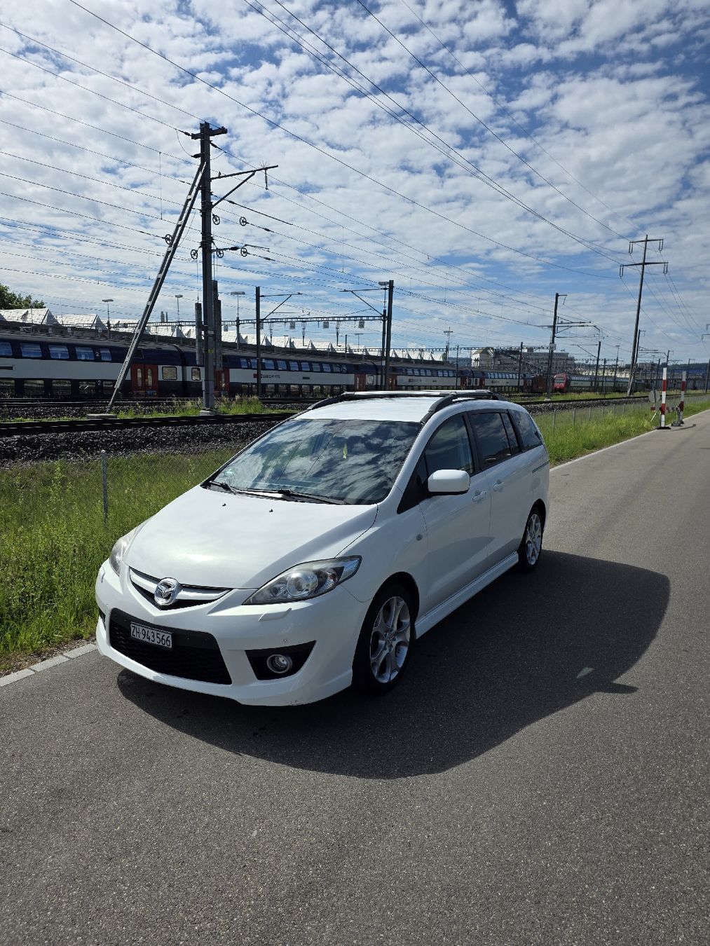 Mazda Automobili: Mazda 5 2.0d 7 Plätze Familienauto - Frisch Service – Usato da Winterthur venduto da Adilkalayci 1