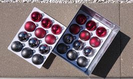 24 Stück Weihnachtsbaumkugeln, Glas, rot-grau - NEU