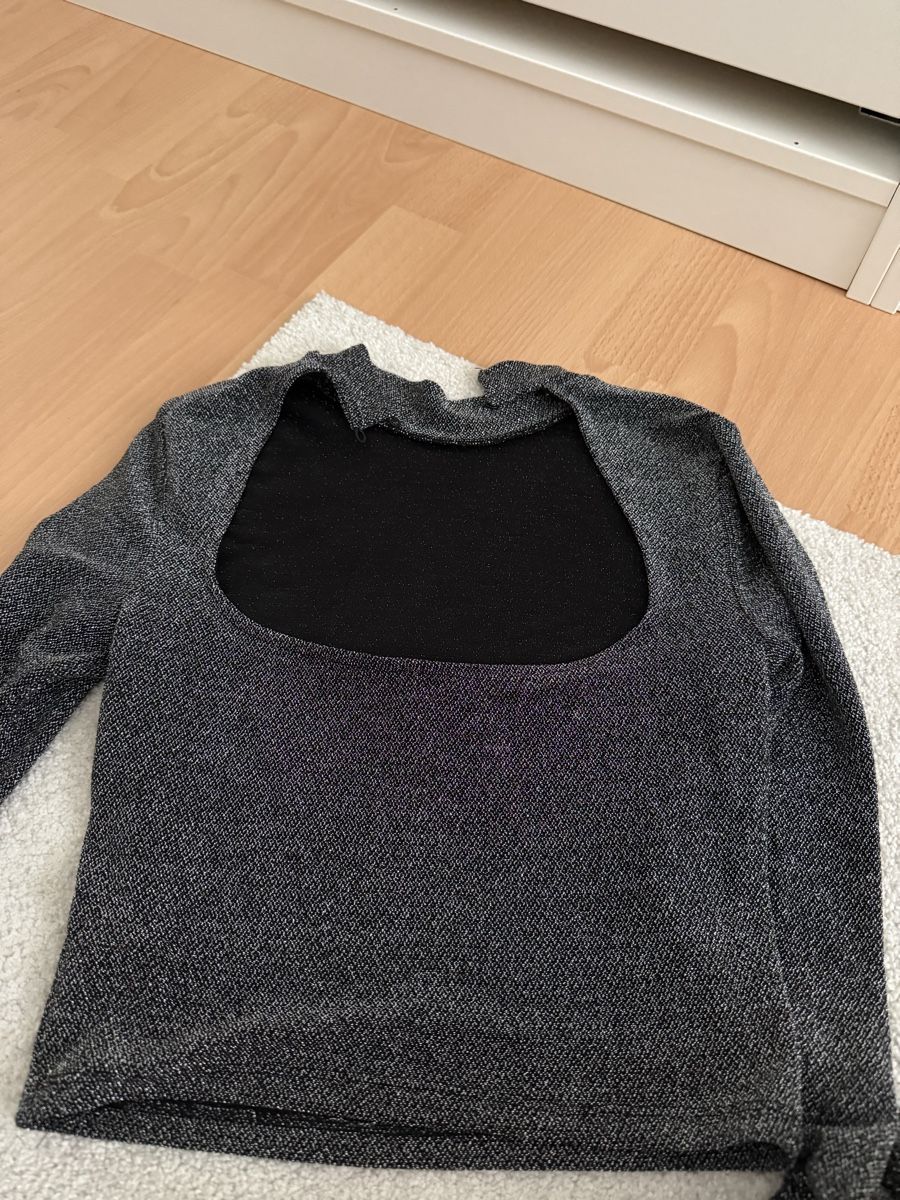 Kleider: Damen Pullover mit Ausschnitt schwarz M – Neu (gemäss Beschreibung) aus Alpnach Dorf von beauty87 1