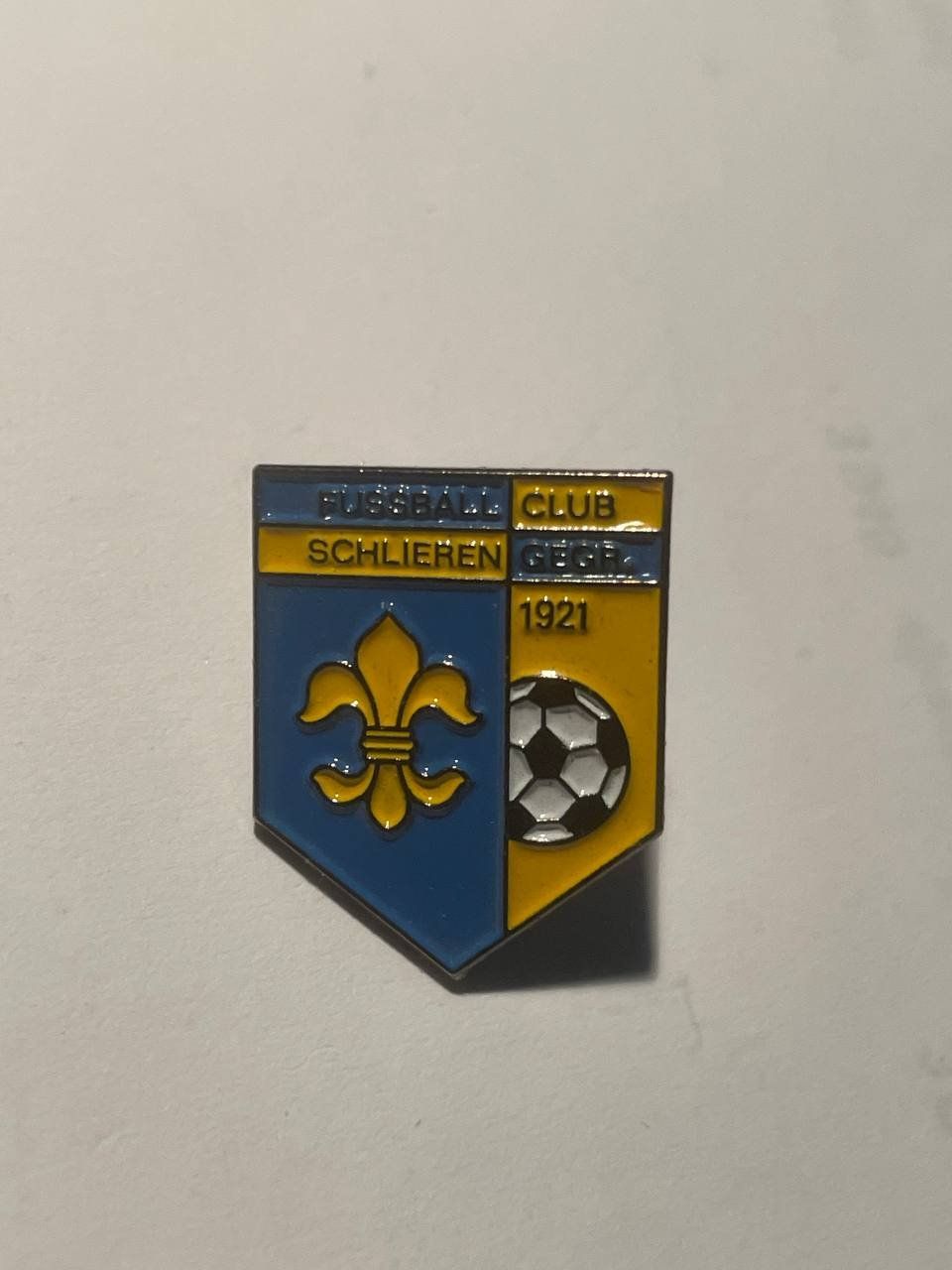 Plaketten & Abzeichen: 85. Pin - FC Schlieren – Gebraucht aus Luzern von Irek 1