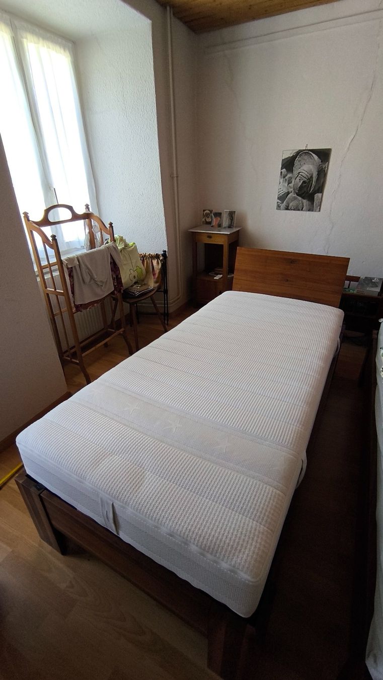 Betten: Lit avec bon matelas – Gebraucht aus Porrentruy von NGiorda 3