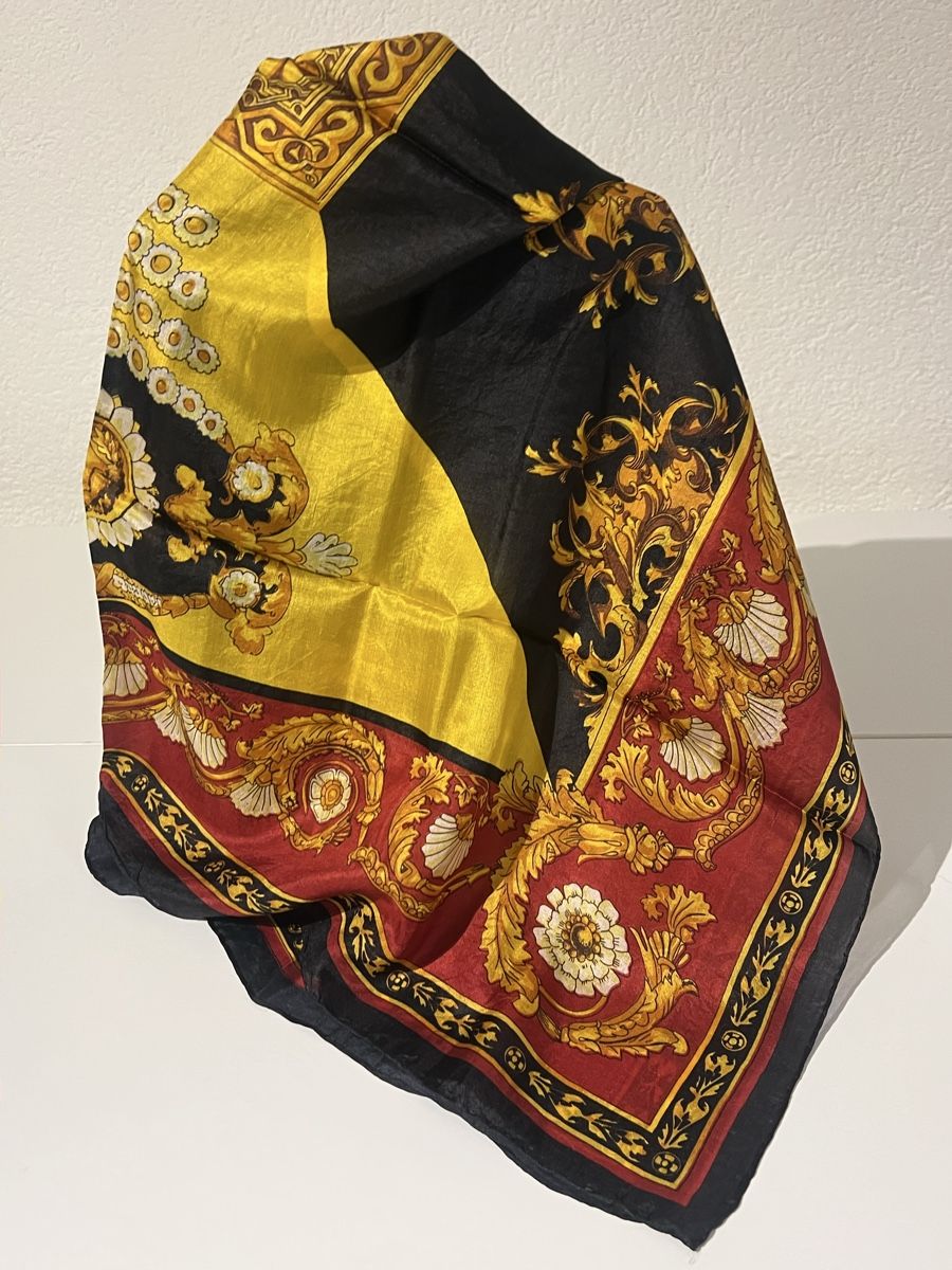 Foulards, Tücher & Schals: Foulard 100% soie – Gebraucht aus St-Pierre-Clages von ste_xk6p 1