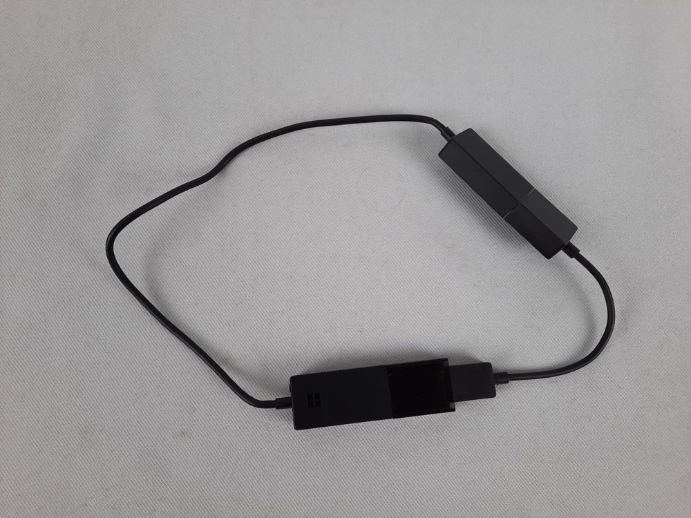 Microsoft Wireless Display Adapter 1733 2