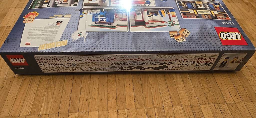 Lego Kit di costruzioni: LEGO 10184 Town Plan Neu 50 years Set , Versiegelt, – Nuovo e nell'imballaggio originale da Geroldswil venduto da Mveit 2