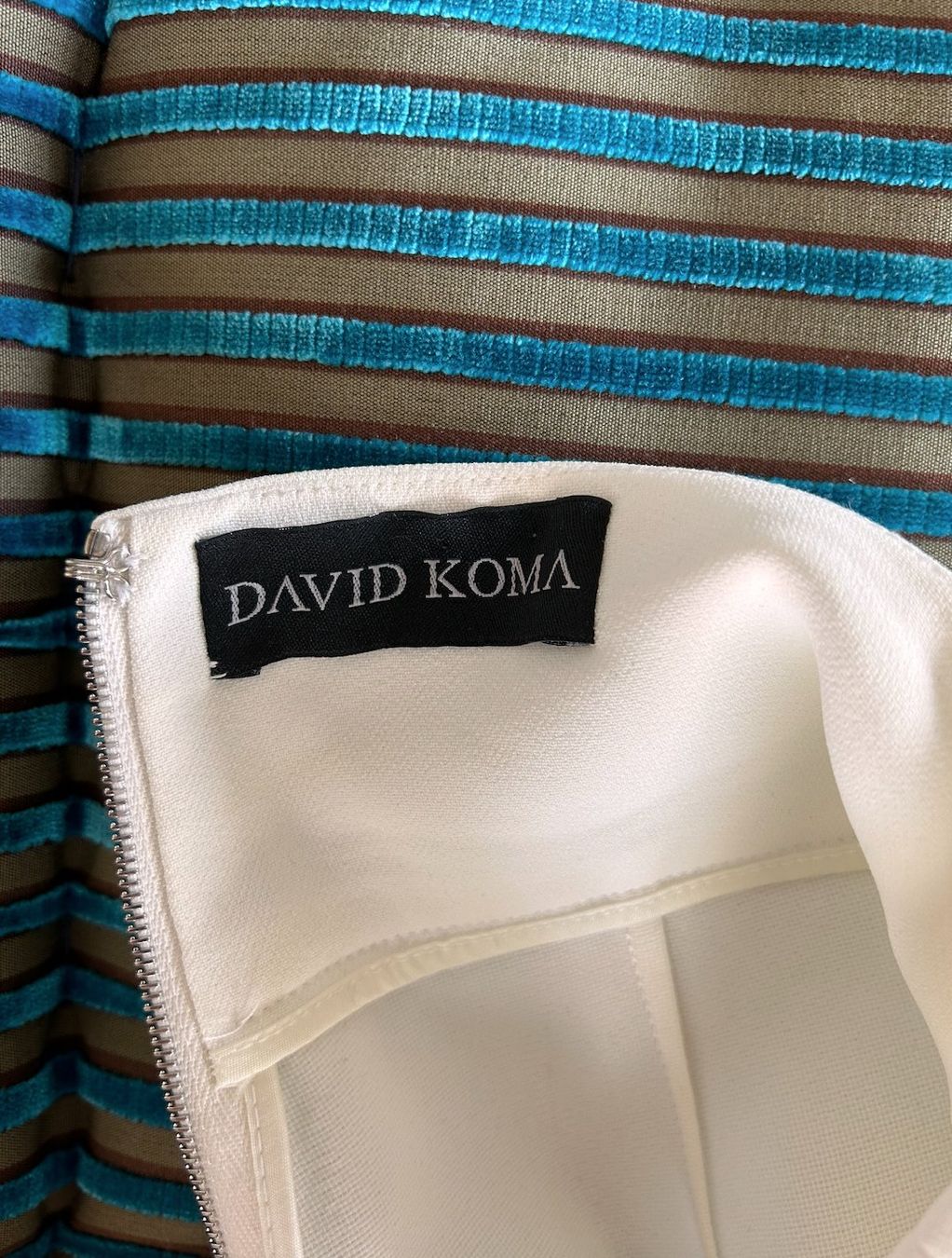 Hosen: Pantalon DAVID KOMA blanc bande sequins argentés – Gebraucht aus Geneve von Salomevergne 4