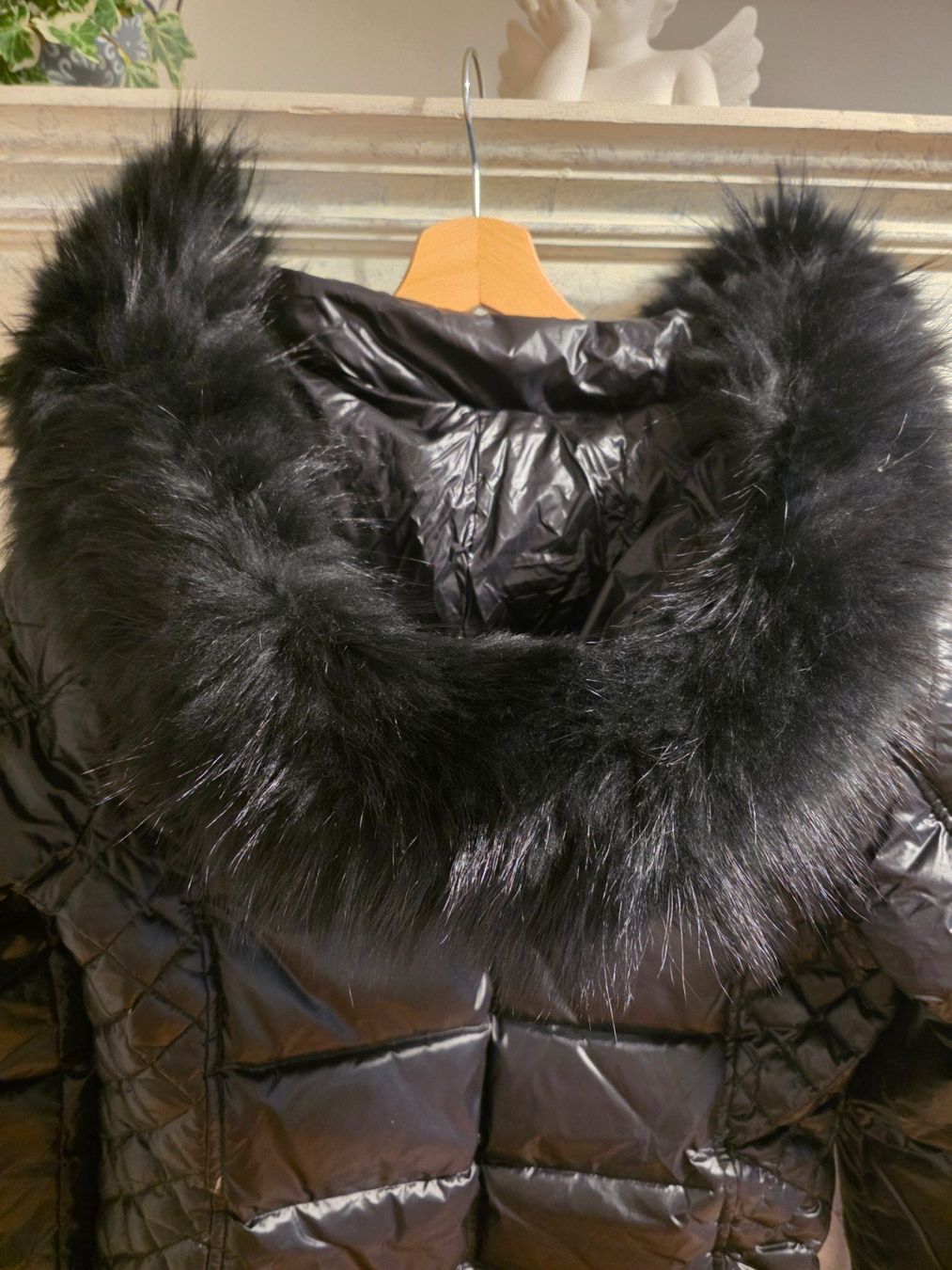 Cappotti: Wintermantel schwarz mit Kapuze neu – Nuovo e nell'imballaggio originale da Luzern venduto da ast223ama 5